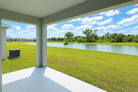 House in Sarasota, Florida 3 bedrooms, 130.06 sq.m. № 2400312 - photo 14