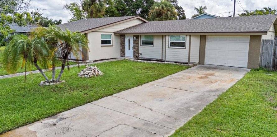 Casa en Bradenton, Florida 3 dormitorios, 157.47 m2 № 2294601