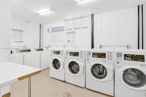 Copropriété à vendre à North Miami, Floride: 2 chambres, 101.36 m2 № 1981859 - photo 15