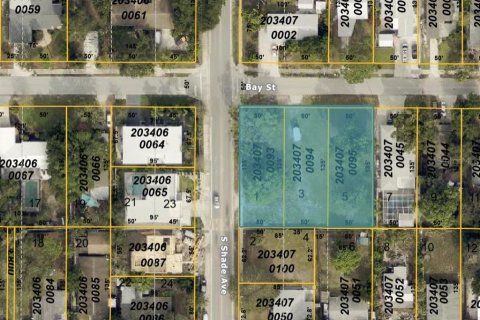 Terreno en venta en Sarasota, Florida № 1555376 - foto 1
