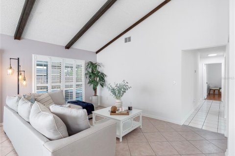 House in Tampa, Florida 4 bedrooms, 187.48 sq.m. № 1879312 - photo 5