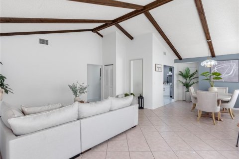 House in Tampa, Florida 4 bedrooms, 187.48 sq.m. № 1879312 - photo 7