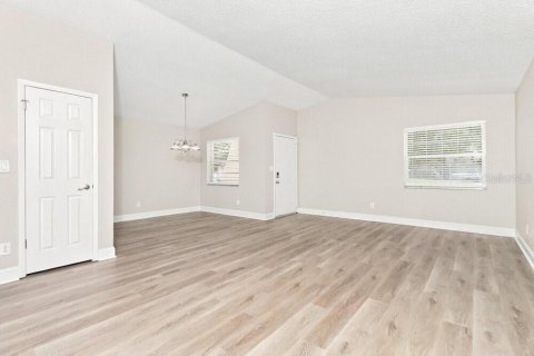Villa ou maison à louer à New Port Richey, Floride: 3 chambres, 134.52 m2 № 2413570 - photo 5