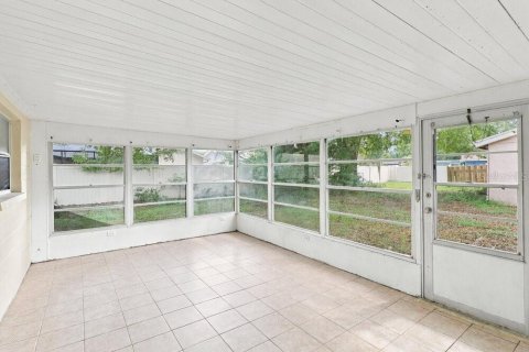 Villa ou maison à louer à New Port Richey, Floride: 3 chambres, 134.52 m2 № 2413570 - photo 9