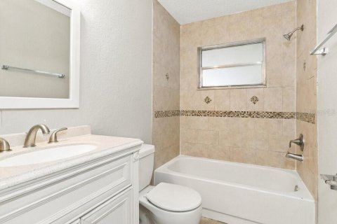 Villa ou maison à louer à New Port Richey, Floride: 3 chambres, 134.52 m2 № 2413570 - photo 14