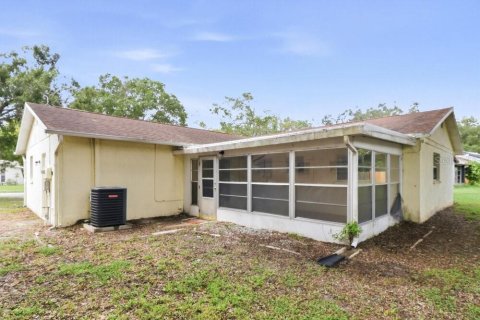 Villa ou maison à louer à New Port Richey, Floride: 3 chambres, 134.52 m2 № 2413570 - photo 16