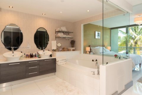 Condo in Aventura, Florida, 3 bedrooms  № 1934118 - photo 20