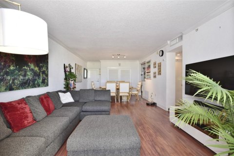 Condo in Miami Beach, Florida, 1 bedroom  № 1819909 - photo 6