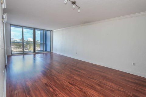 Condo in Miami Beach, Florida, 1 bedroom  № 1819909 - photo 4
