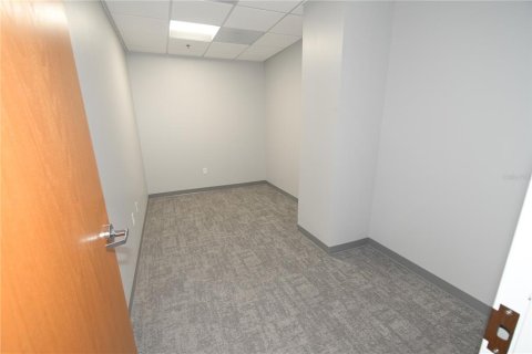 Propiedad comercial en alquiler en Orlando, Florida, 22498.51 m2 № 1648504 - foto 28