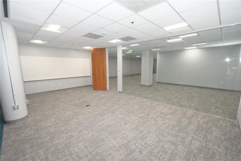 Propiedad comercial en alquiler en Orlando, Florida, 22498.51 m2 № 1648504 - foto 13
