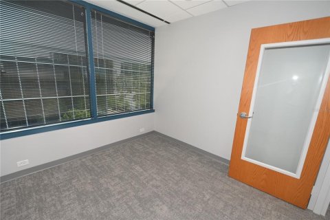 Propiedad comercial en alquiler en Orlando, Florida, 22498.51 m2 № 1648504 - foto 23