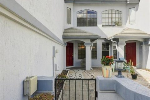 Adosado en venta en Tampa, Florida, 2 dormitorios, 139.54 m2 № 2209066 - foto 5