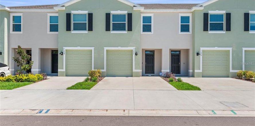 Adosado en ANGELINE en Land O' Lakes, Florida 3 dormitorios, 155.43 m2 № 2117573