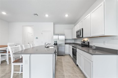 Adosado en alquiler en Land O' Lakes, Florida, 3 dormitorios, 155.43 m2 № 2117573 - foto 4
