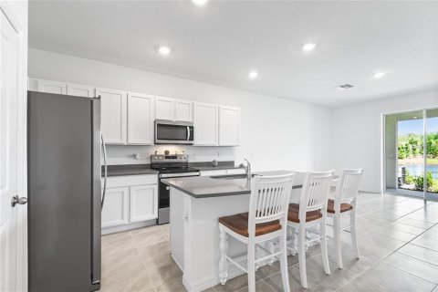 Adosado en alquiler en Land O' Lakes, Florida, 3 dormitorios, 155.43 m2 № 2117573 - foto 2