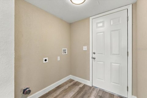 House in Babson Park, Florida 3 bedrooms, 147.06 sq.m. № 2394276 - photo 19