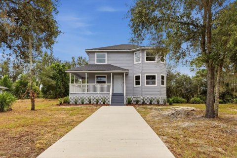 House in Babson Park, Florida 3 bedrooms, 147.06 sq.m. № 2394276