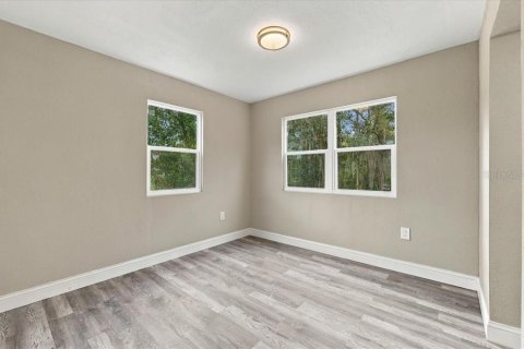 House in Babson Park, Florida 3 bedrooms, 147.06 sq.m. № 2394276 - photo 5