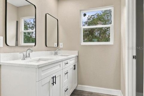 House in Babson Park, Florida 3 bedrooms, 147.06 sq.m. № 2394276 - photo 14
