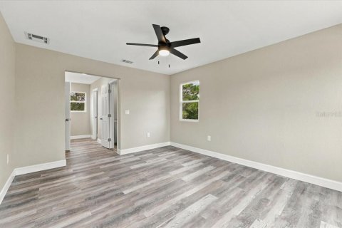 House in Babson Park, Florida 3 bedrooms, 147.06 sq.m. № 2394276 - photo 9