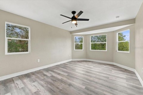 House in Babson Park, Florida 3 bedrooms, 147.06 sq.m. № 2394276 - photo 7