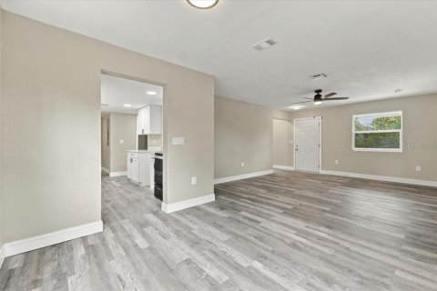 House in Babson Park, Florida 3 bedrooms, 147.06 sq.m. № 2394276 - photo 25