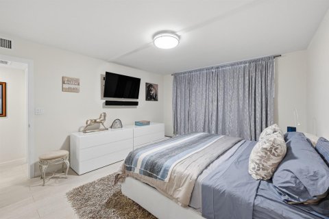Condominio en venta en Fort Lauderdale, Florida, 2 dormitorios, 139.35 m2 № 2242586 - foto 17