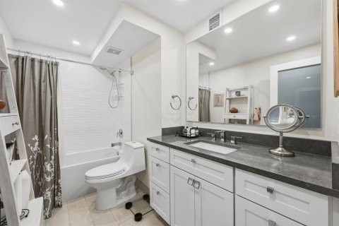 Condominio en venta en Fort Lauderdale, Florida, 2 dormitorios, 139.35 m2 № 2242586 - foto 20