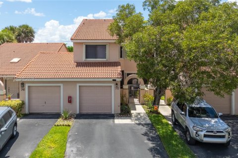 Townhouse in Weston, Florida 3 bedrooms, 145.3 sq.m. № 1941823 - photo 3