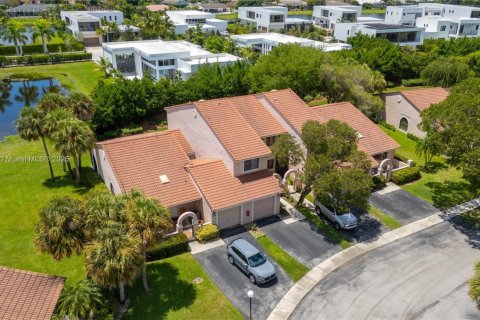 Townhouse in Weston, Florida 3 bedrooms, 145.3 sq.m. № 1941823 - photo 5