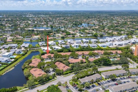 Townhouse in Weston, Florida 3 bedrooms, 145.3 sq.m. № 1941823 - photo 12