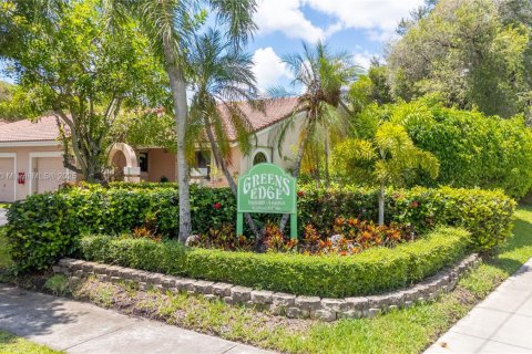 Townhouse in Weston, Florida 3 bedrooms, 145.3 sq.m. № 1941823 - photo 1