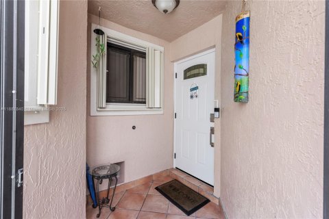 Townhouse in Weston, Florida 3 bedrooms, 145.3 sq.m. № 1941823 - photo 15