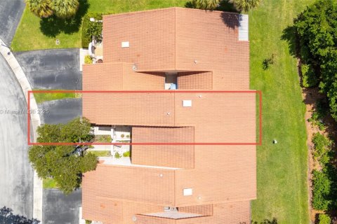 Townhouse in Weston, Florida 3 bedrooms, 145.3 sq.m. № 1941823 - photo 8