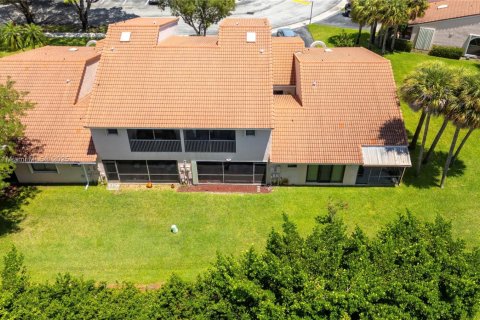 Townhouse in Weston, Florida 3 bedrooms, 145.3 sq.m. № 1941823 - photo 6