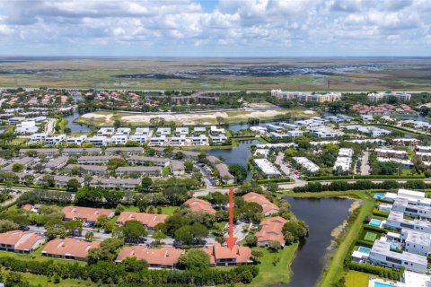 Townhouse in Weston, Florida 3 bedrooms, 145.3 sq.m. № 1941823 - photo 13