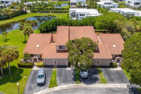 Townhouse in Weston, Florida 3 bedrooms, 145.3 sq.m. № 1941823 - photo 4