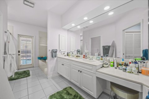 Купить виллу или дом в Палм Сити, Флорида 4 комнаты, 228.17м2, № 2244878 - фото 29