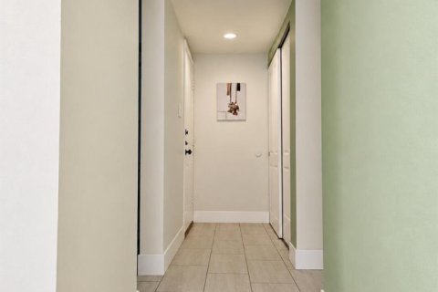 Copropriété à louer à Pompano Beach, Floride: 2 chambres, 86.96 m2 № 2384920 - photo 8