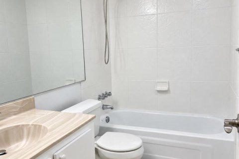 Copropriété à louer à Pompano Beach, Floride: 2 chambres, 86.96 m2 № 2384920 - photo 11