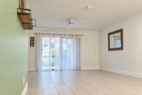 Copropriété à louer à Pompano Beach, Floride: 2 chambres, 86.96 m2 № 2384920 - photo 6