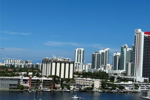 Copropriété à louer à Hallandale Beach, Floride: 1 chambre, 85.93 m2 № 1897359 - photo 19