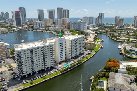 Copropriété à louer à Hallandale Beach, Floride: 1 chambre, 85.93 m2 № 1897359 - photo 21