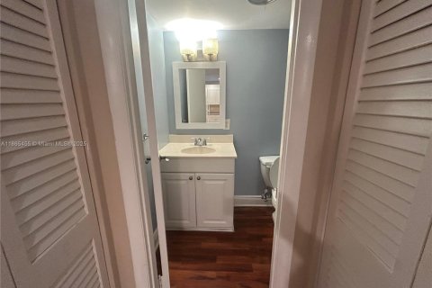 Copropriété à louer à Hallandale Beach, Floride: 1 chambre, 85.93 m2 № 1897359 - photo 5
