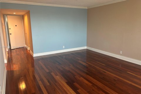 Copropriété à louer à Hallandale Beach, Floride: 1 chambre, 85.93 m2 № 1897359 - photo 7