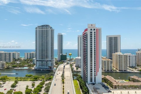 Copropriété à louer à Hallandale Beach, Floride: 1 chambre, 85.93 m2 № 1897359 - photo 23