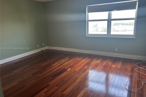 Copropriété à louer à Hallandale Beach, Floride: 1 chambre, 85.93 m2 № 1897359 - photo 10