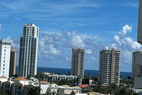 Copropriété à louer à Hallandale Beach, Floride: 1 chambre, 85.93 m2 № 1897359 - photo 20
