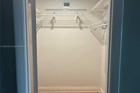 Copropriété à louer à Hallandale Beach, Floride: 1 chambre, 85.93 m2 № 1897359 - photo 12